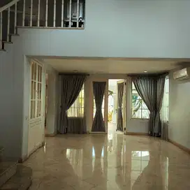 Rumah cantik rapih dan siap huni 2 lantai