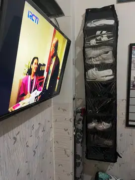Rak sepatu gantung dinding