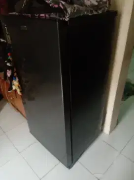 Jual kulkas baru,pemakaian SE x masih mulus,tidak terpakai 1 punya 2,