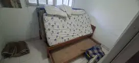 kasur 3,tempat tidur 1(bawa atas 2orang bisapakai)