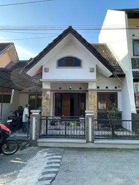 Rumah di selatan UPN Seturan (lokasi super premium)