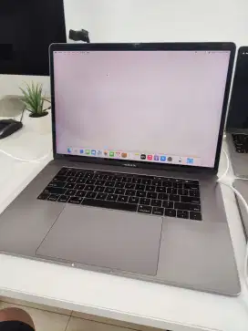 MacBook Pro 2018 15-inch 16/256GB