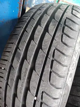 Dijual ban pemakaian pribadi235/50R18,no benjolan