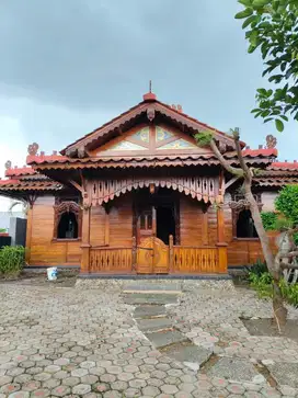 DIJUAL RUMAH KAYU JATI