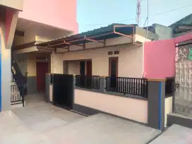 Tersedia 2 unit rumah kontrakan yg nyaman dan siap huni untuk keluarga
