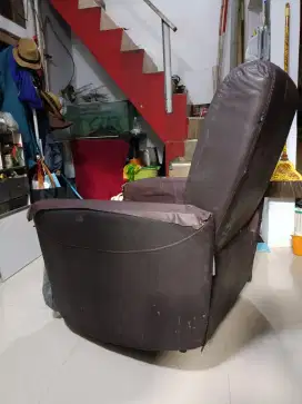 Sofa reclening merek Atria