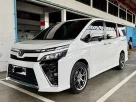 Toyota Voxy 2019 Putih