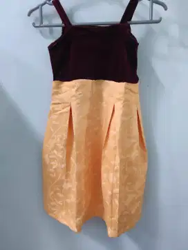 Preloved dress kutungan bahan beludru