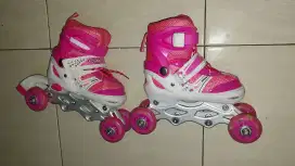 Sepatu roda anak perempuan size 29