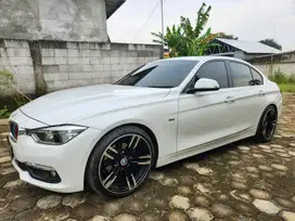 BMW 320i 2018 Bensin