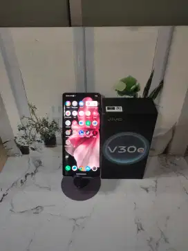 Vivo v30e 5g RAM 8/256 kondisi tutup belakang retak, selebihnya normal