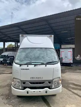 Tangan1 Mulus Isuzu Traga Box 2.5 Manual Diesel Warna Putih Tahun 2019
