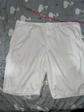 Uniqlo short pants celana pendek uniqlo putih