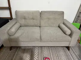 Jual cepat Sofa pluto 2 seater informa plus 2 bantal