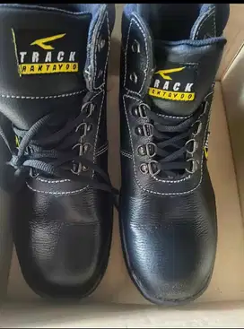 Sepatu Safety merk track raktayo