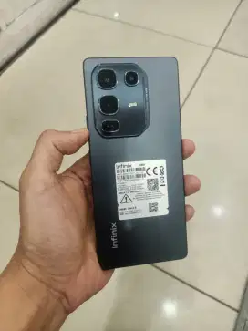 Infinix note 50 pro 8/256 pemakaian baru 1 bulan garansi mei 2026