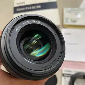 Lensa Sigma 30mm f 1.4 APSC full set mulus like new