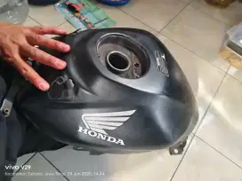 Tangki cbr150 kondisi nrml