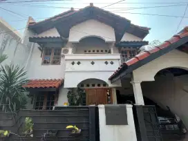 Rumah dijual 2 Lantai dekat pintu tol pamulang