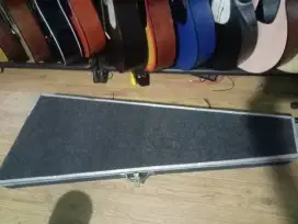 Hard case gitar elektrik bekas baik siap pakai
