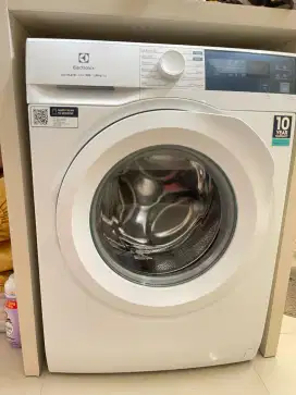 Mesin cuci Electrolux front loading ( bukaan depan ) 7,5 kg