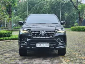 KM.28.RB|PERFECT| FORTUNER GR SPORT 2.8 AT 2023 HITAM RASA BARU !!