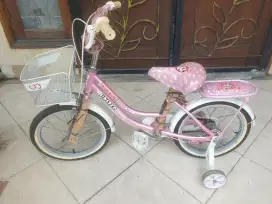 Sepeda anak united pom pom bekas ukuran 16