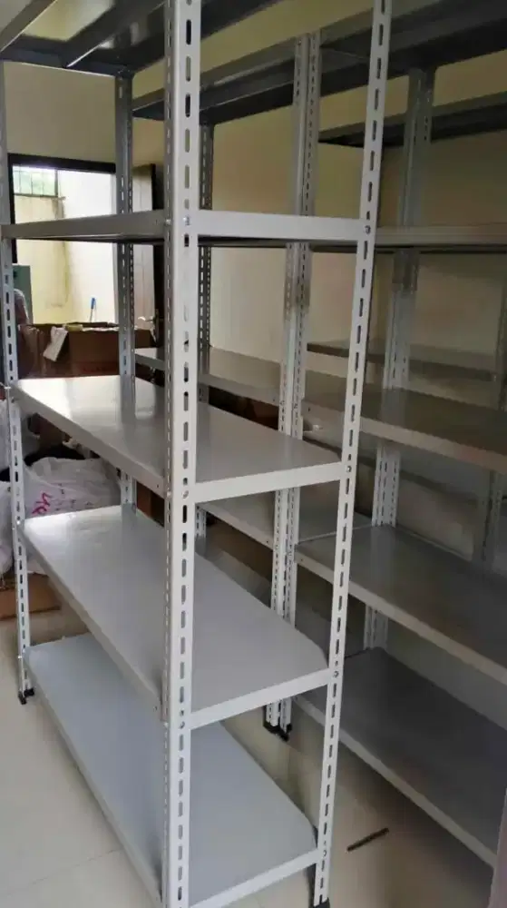 Rak gudang serbaguna