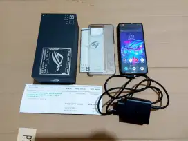 Asus Rog Phone 8 Snapdragon 8 gen 3 5G Second Fullset Mulus Like New