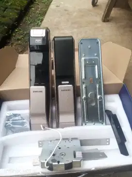 Samsung digital door lock s second