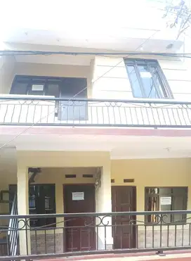 Dikontrakan 4 Kamar Lantai 2 di Sadang Serang Dekat Dengan Universitas