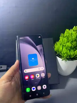 SAMSUNG Z FOLD 5 5G RAM 12/512GB ORIGINAL SEIN NORMAL 

TAMPILAN MEWAH