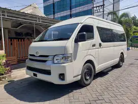 HIACE COMMUTER 3.0 MANUAL DIESEL ( MOBIL BARU )