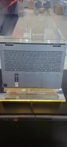 Lenovo 2 in 1 14Q8X9