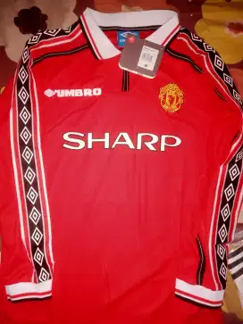Jual jersey MU retro longsleeve 98/99 ( pas treble winner )