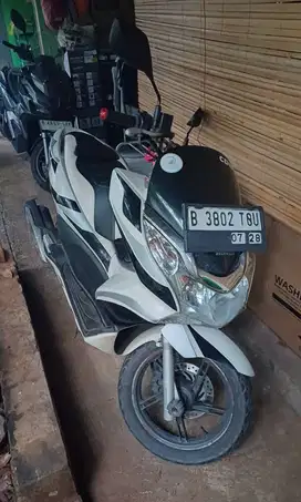 DIJUAL CEPAT!! HONDA PCX 125 CBU THAILAND TAHUN 2012.