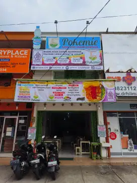 Dibutuhkan Waitress&Staff Dapur PRIA utk Resto di Pondok Kelapa,JakTim