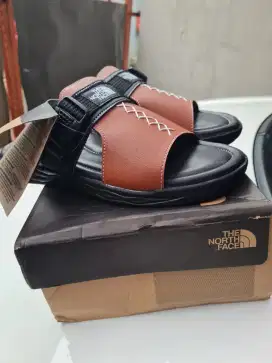 Sandal TNF baru size 41 dan  42, original