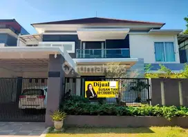 Dijual Rumah Graha Family Golf View Lengkap Dengan Kolam Renang