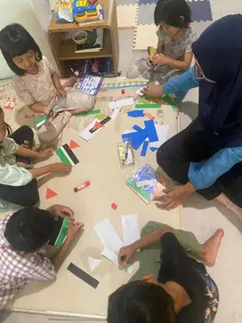 diacari art untuk rumah dan daycare