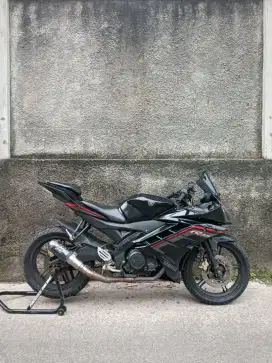 YAMAHA R15 2015
