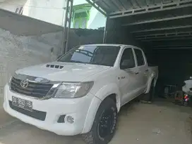 Toyota Hilux Vigo Double Cabin 4x4 th 2013