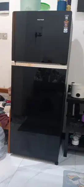Kulkas polytron 2 pintu