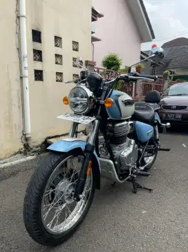 Royal Enfield Meteor 350 aurora blue 2024