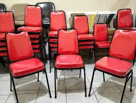 Kursi Susun Futura