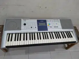 Keyboard yamaha psr e323