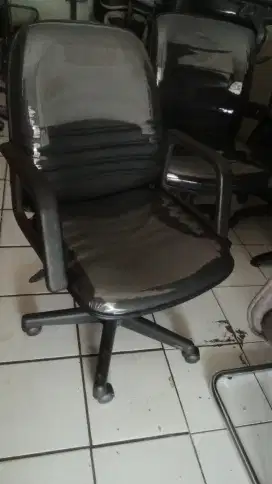 Kursi kantor setaf reday