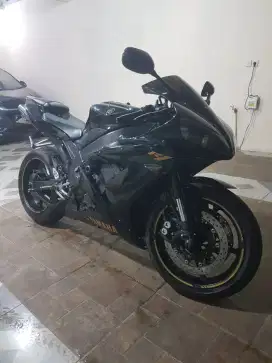 Yamaha r1 fullpaper