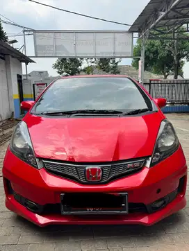 Honda jazz RS merah