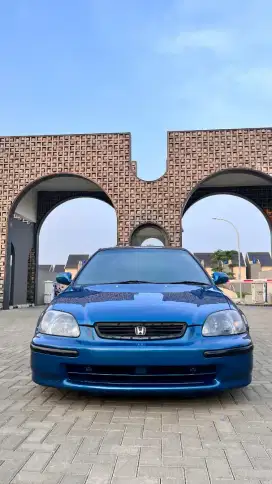 Di jual honda civic ferio